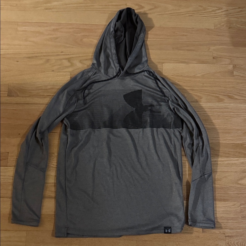 Under Armour Gray Long Sleeve Hoodie Tee M